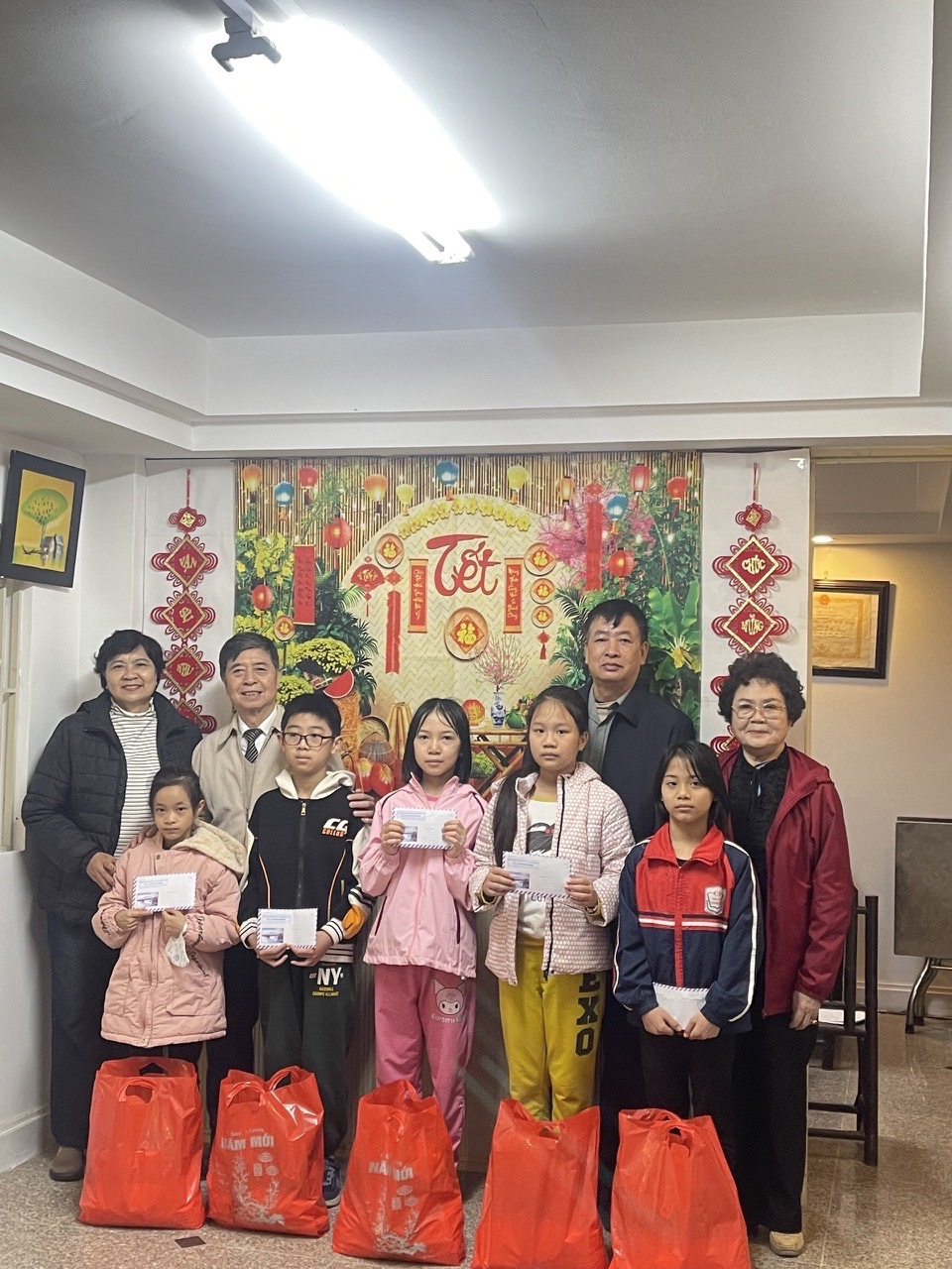 Hội Cứu trợ trẻ em khuyết tật TP Hà Nội thăm và tặng quà các cháu Trung tâm Phương Liệt Hội Cứu trợ trẻ em khuyết tật TP Hà Nội thăm và tặng quà các cháu Trung tâm Phương Liệt