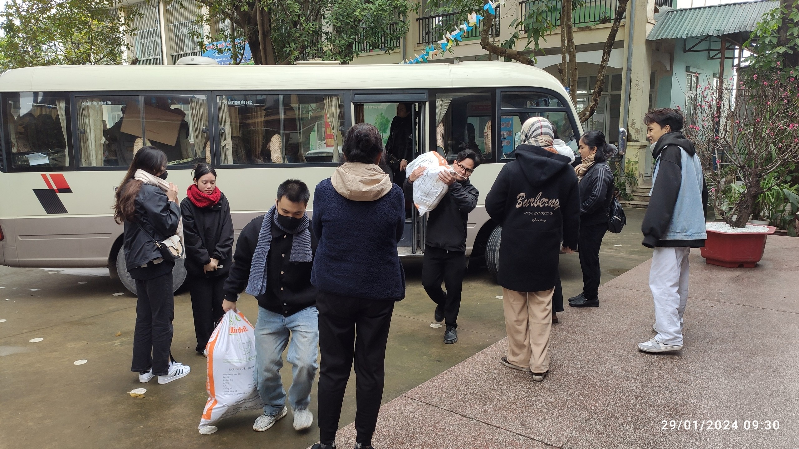 Hội Cứu trợ trẻ em khuyết tật TP Hà Nội phối hợp với Nhà ăn O đồng Nhất Tâm chi nhánh 27, số 6, ngõ 58, phố Trần Bình (CLB Nhất Tâm) thăm và tặng quà Tết Giáp Thìn 2024 tới các Trường Hội Cứu trợ trẻ em khuyết tật TP Hà Nội phối hợp với Nhà ăn O đồng Nhất Tâm chi nhánh 27, số 6, ngõ 58, phố Trần Bình (CLB Nhất Tâm) thăm và tặng quà Tết Giáp Thìn 2024 tới các Trường