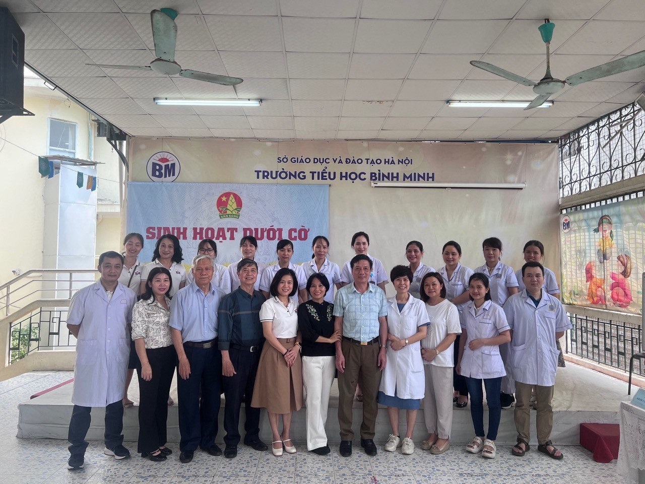 Hội Cứu trợ trẻ em khuyết tật Hà Nội với sự giúp đỡ của Bệnh viện Phục hồi chức năng Hà Nội tiến hành khám bệnh các cháu đang học tại trường Tiểu học Bình Minh Hội Cứu trợ trẻ em khuyết tật Hà Nội với sự giúp đỡ của Bệnh viện Phục hồi chức năng Hà Nội tiến hành khám bệnh các cháu đang học tại trường Tiểu học Bình Minh