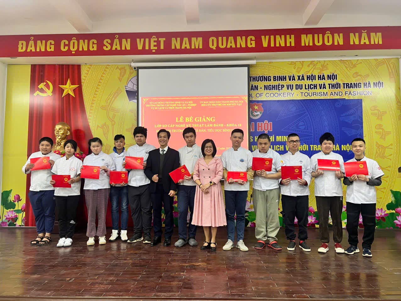 34 học sinh khuyết tật tốt nghiệp khóa Sơ cấp nghề kỹ thuật làm bánh 34 học sinh khuyết tật tốt nghiệp khóa Sơ cấp nghề kỹ thuật làm bánh